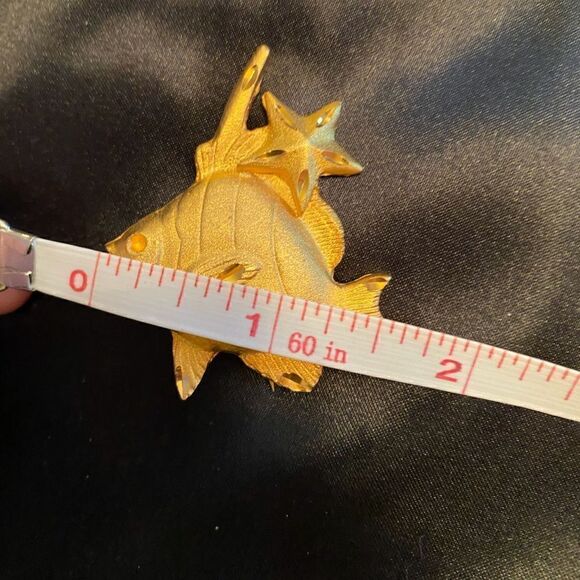 Adorable Gold Tone Goldfish Pin! - Picture 2 of 7